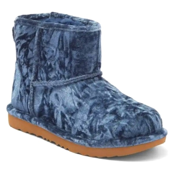 UGG Shoes - Ugg Classic Mini II in crushed velvet size 6